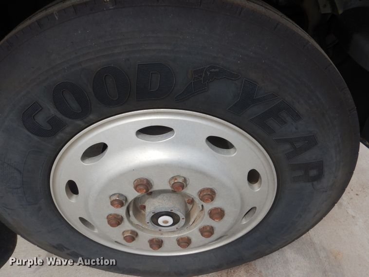 image for item FA9303 1989 Peterbilt 379 semi truck