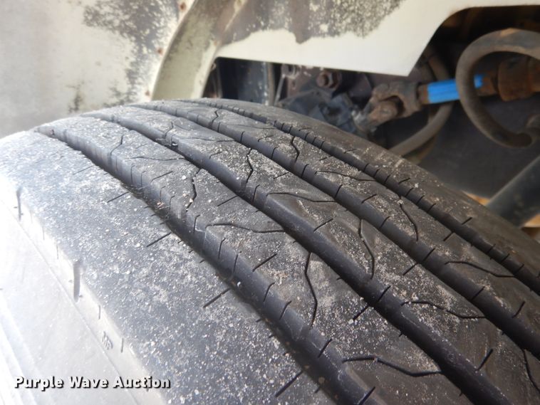 image for item FA9303 1989 Peterbilt 379 semi truck