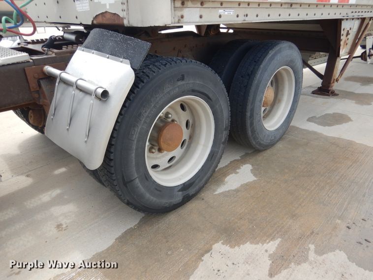 image for item FA9303 1989 Peterbilt 379 semi truck