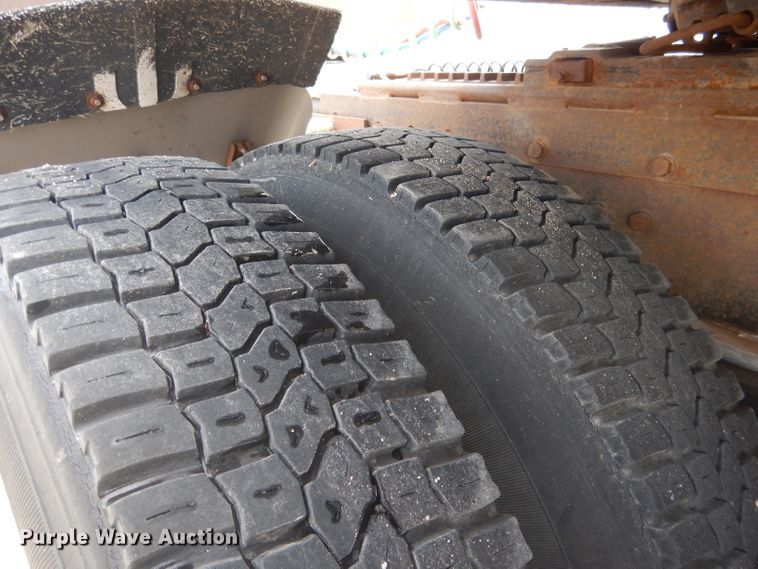 image for item FA9303 1989 Peterbilt 379 semi truck