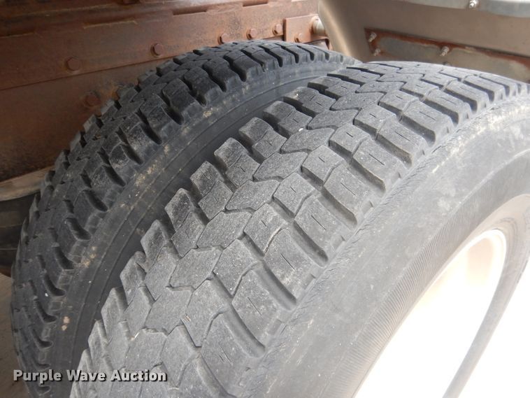 image for item FA9303 1989 Peterbilt 379 semi truck