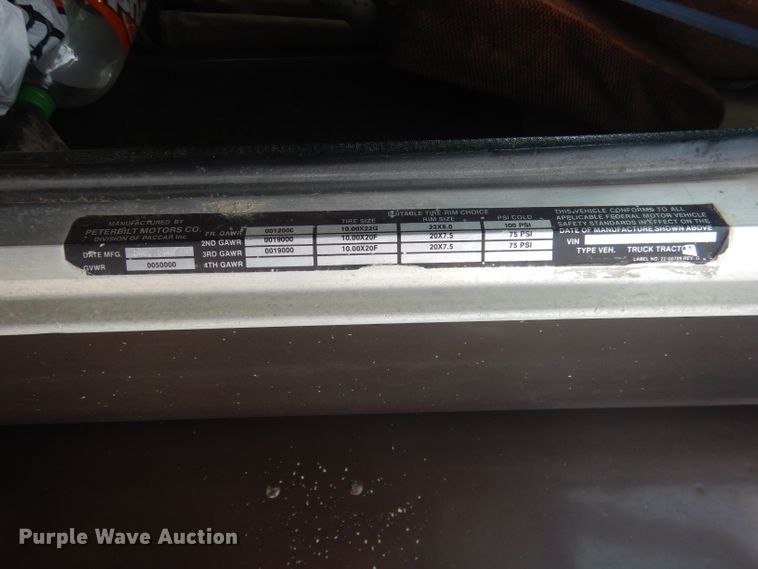 image for item FA9303 1989 Peterbilt 379 semi truck