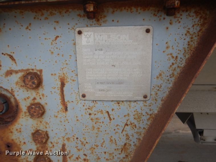 image for item FA9304 1988 Wilson DWH-200 double hopper bottom grain trailer