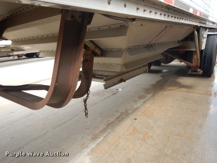 image for item FA9304 1988 Wilson DWH-200 double hopper bottom grain trailer