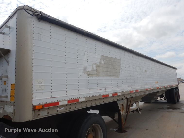 image for item FA9304 1988 Wilson DWH-200 double hopper bottom grain trailer