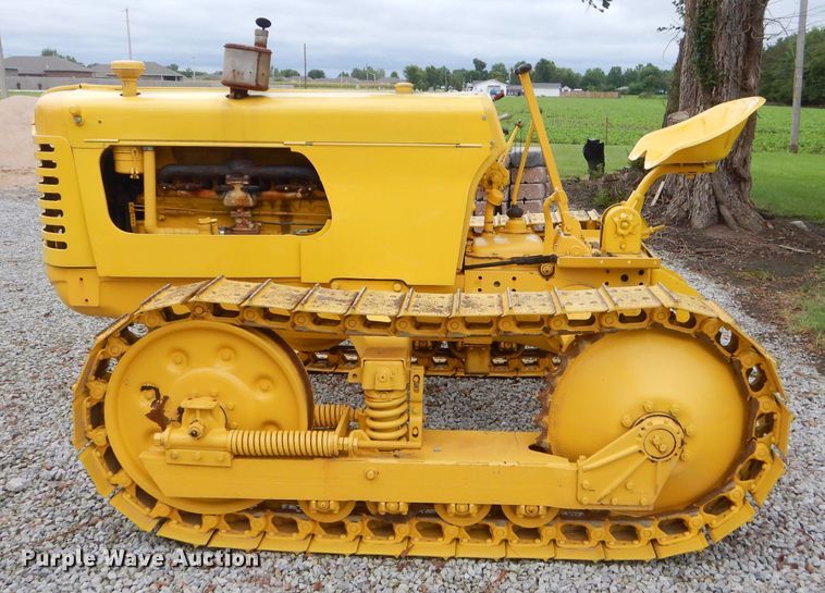 image for item FC9870 Oliver crawler tractor