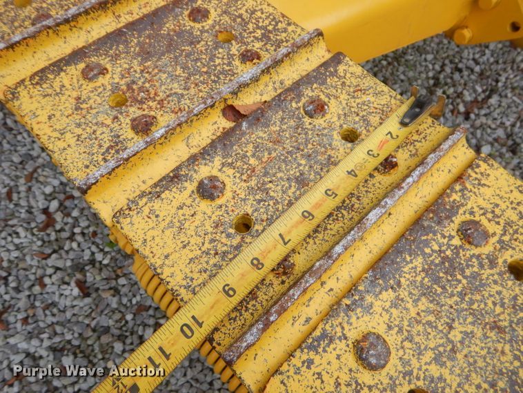 image for item FC9870 Oliver crawler tractor