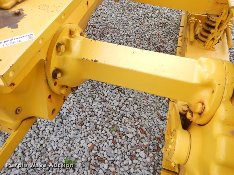 image for item FC9870 Oliver crawler tractor