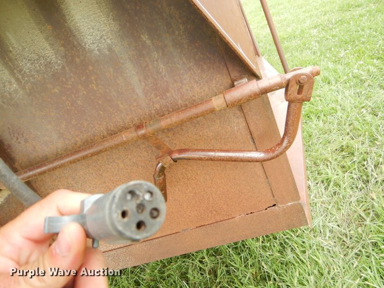 image for item FC9893 1985 WW livestock trailer