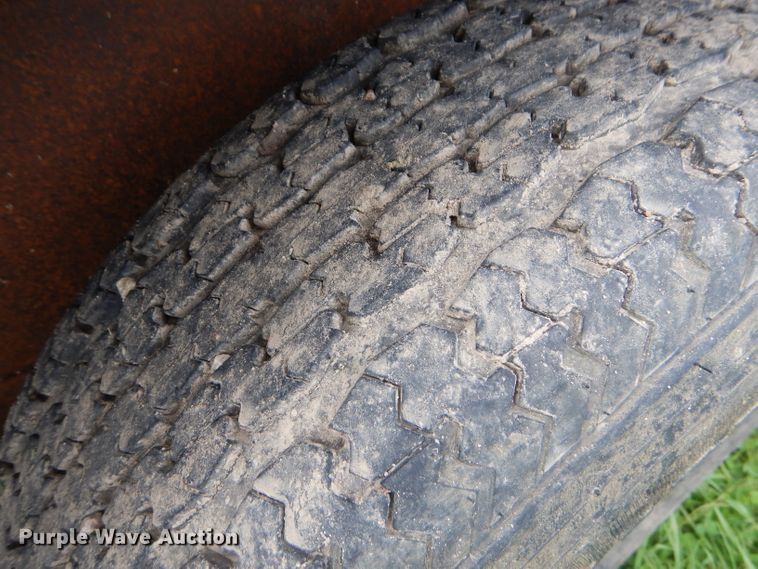 image for item FC9893 1985 WW livestock trailer