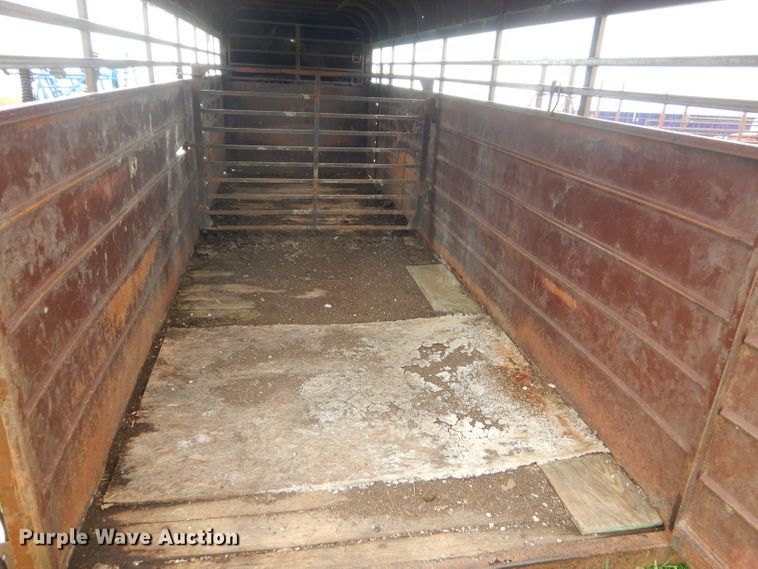 image for item FC9893 1985 WW livestock trailer