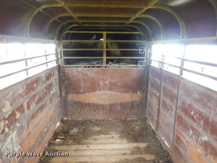 image for item FC9893 1985 WW livestock trailer