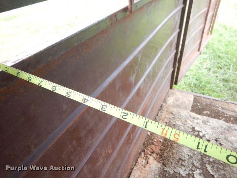 image for item FC9893 1985 WW livestock trailer