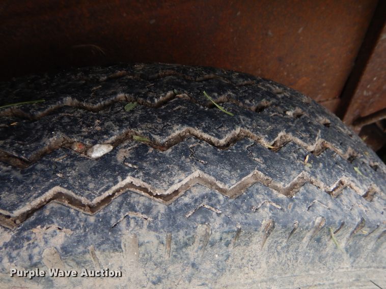 image for item FC9893 1985 WW livestock trailer