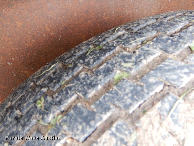 image for item FC9893 1985 WW livestock trailer