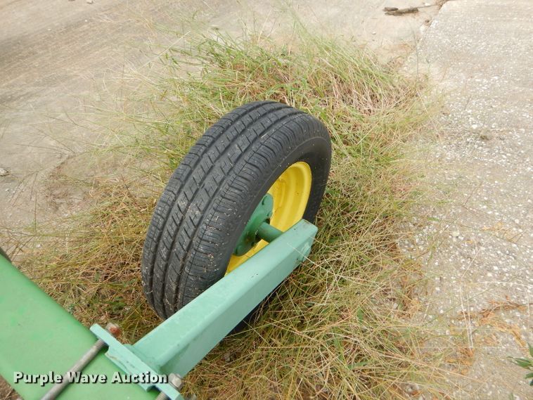 image for item FC9894 John Deere 702 hay rake