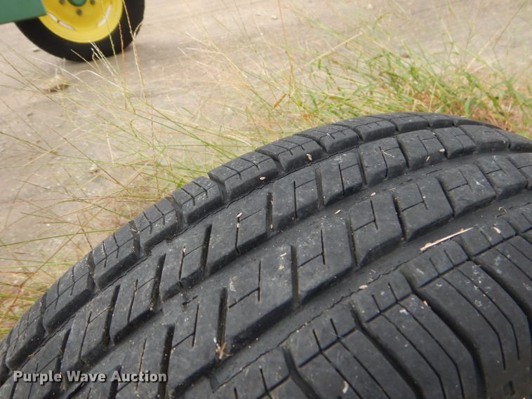 image for item FC9894 John Deere 702 hay rake