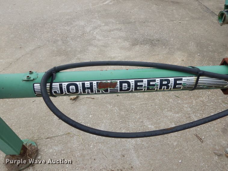image for item FC9894 John Deere 702 hay rake