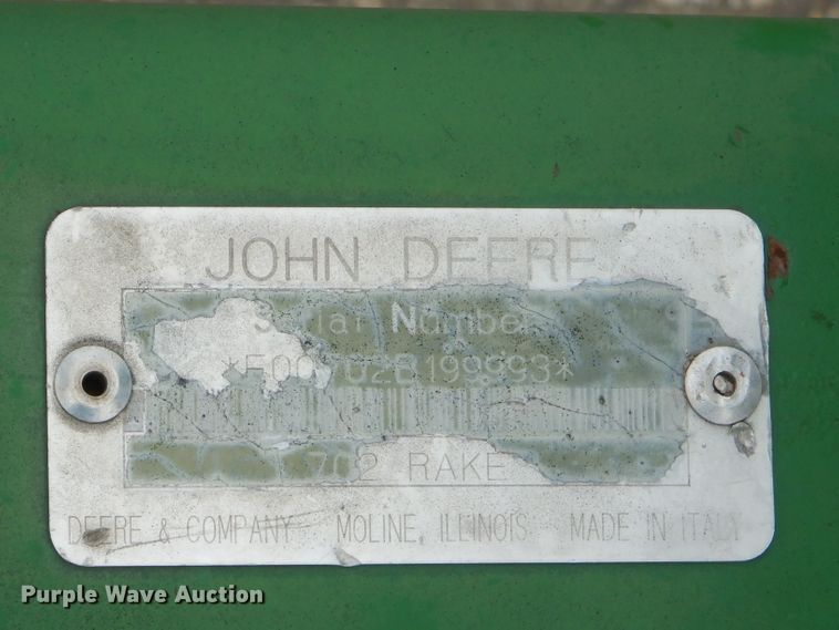 image for item FC9894 John Deere 702 hay rake