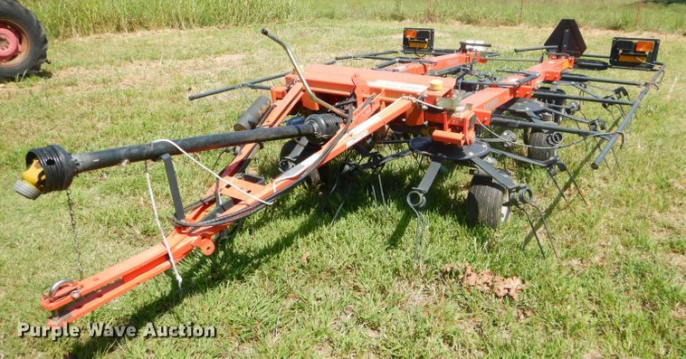 image for item FC9913 2016 Kubota TE6583T tedder