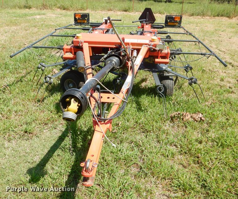 image for item FC9913 2016 Kubota TE6583T tedder