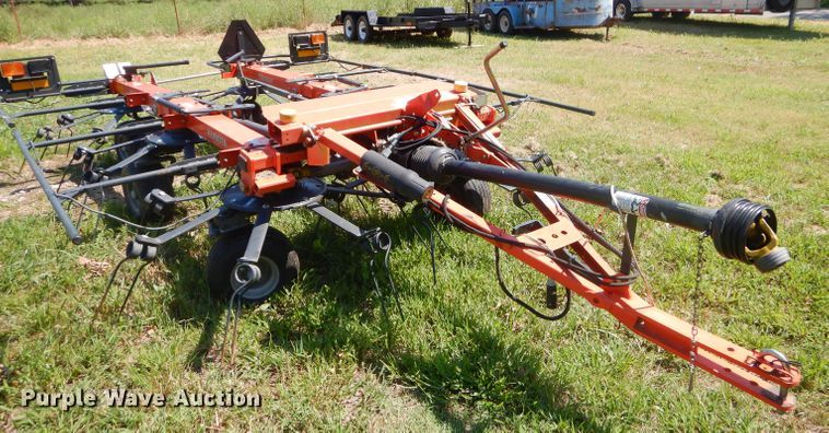 image for item FC9913 2016 Kubota TE6583T tedder