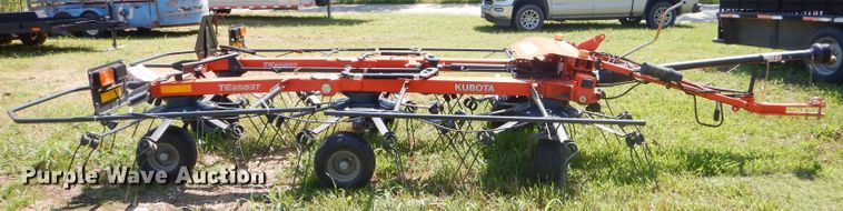 image for item FC9913 2016 Kubota TE6583T tedder
