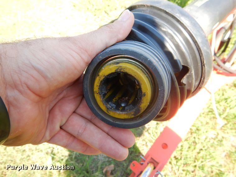 image for item FC9913 2016 Kubota TE6583T tedder