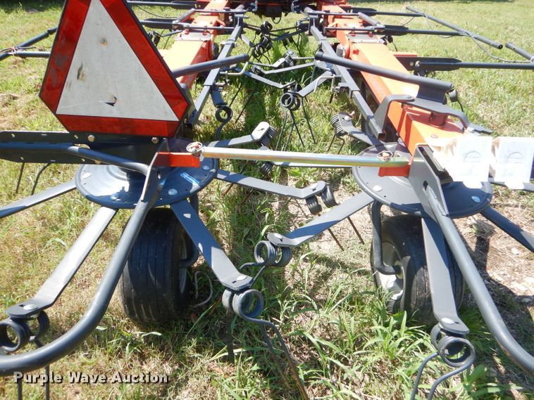 image for item FC9913 2016 Kubota TE6583T tedder