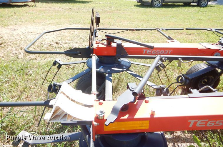 image for item FC9913 2016 Kubota TE6583T tedder