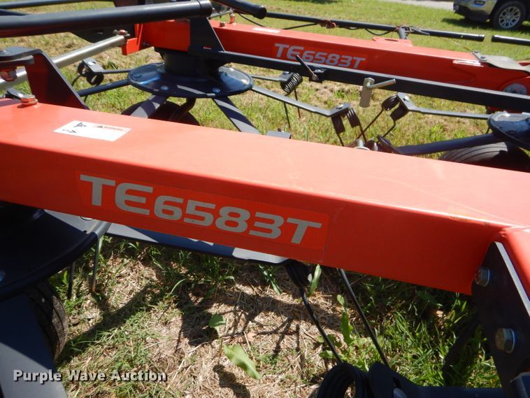 image for item FC9913 2016 Kubota TE6583T tedder