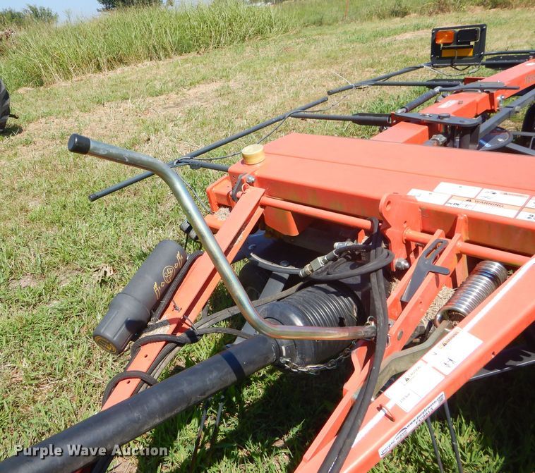 image for item FC9913 2016 Kubota TE6583T tedder