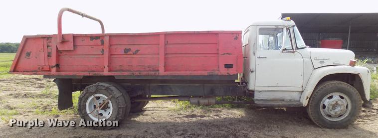 image for item FJ9302 1968 International Loadstar 1600 manure spreader truck