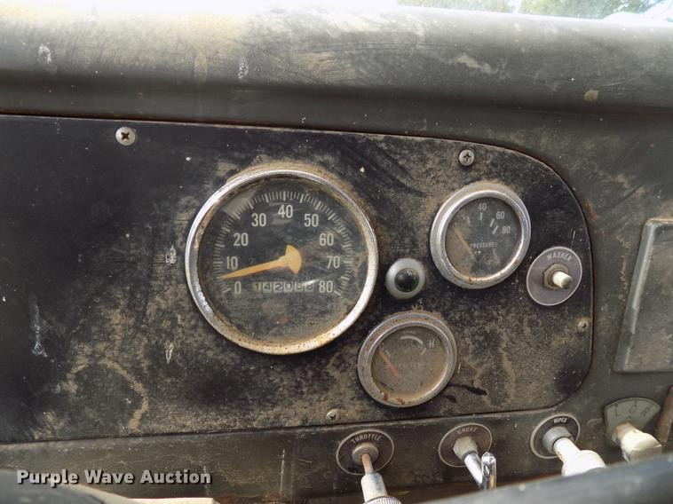 image for item FJ9302 1968 International Loadstar 1600 manure spreader truck