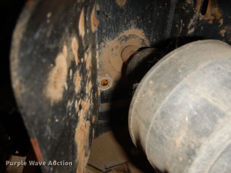 image for item FN9086 2001 John Deere 4200 HST tractor