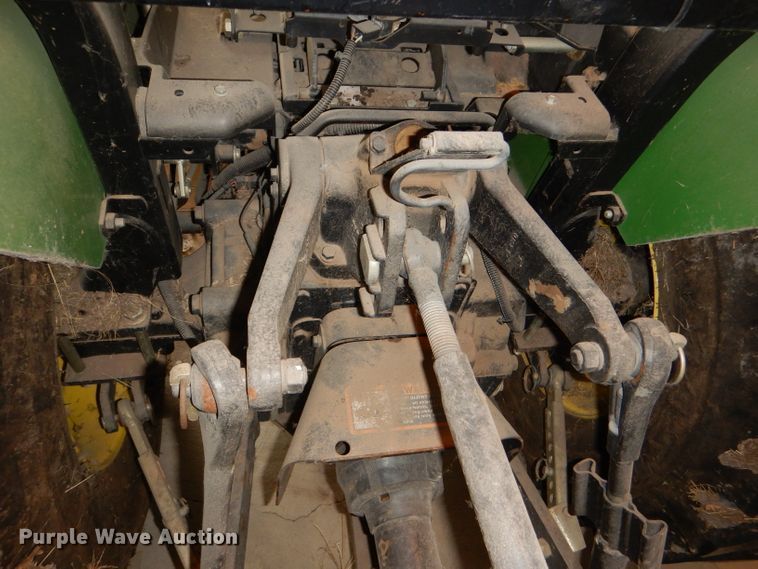 image for item FN9086 2001 John Deere 4200 HST tractor