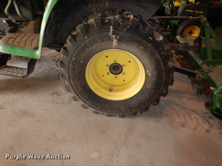 image for item FN9086 2001 John Deere 4200 HST tractor