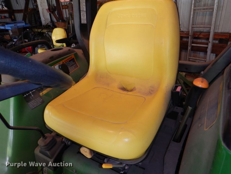 image for item FN9086 2001 John Deere 4200 HST tractor