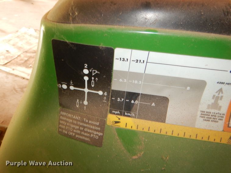 image for item FN9086 2001 John Deere 4200 HST tractor