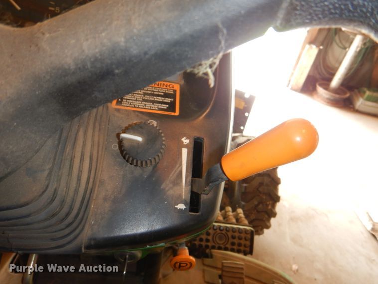 image for item FN9086 2001 John Deere 4200 HST tractor