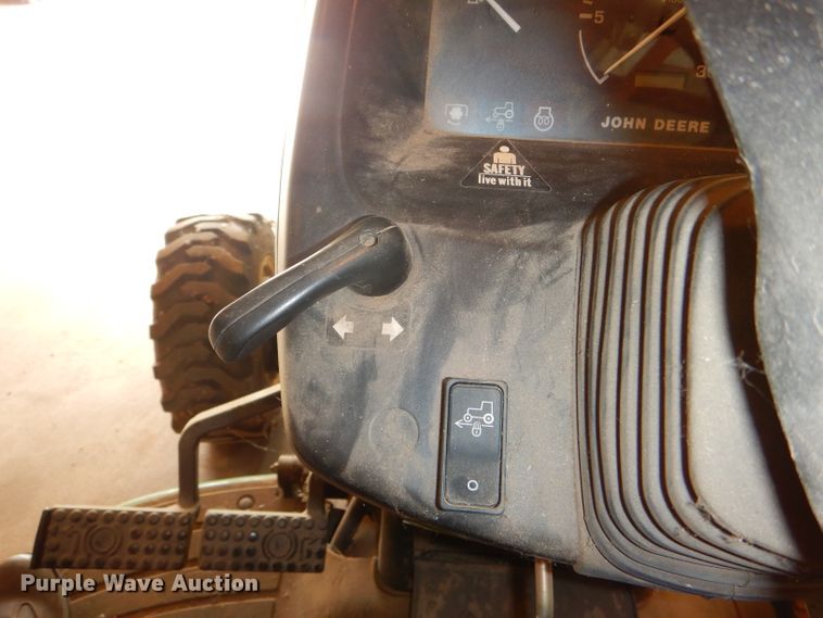 image for item FN9086 2001 John Deere 4200 HST tractor
