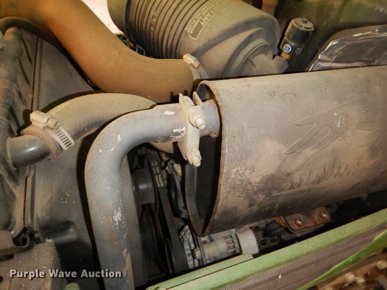 image for item FN9086 2001 John Deere 4200 HST tractor