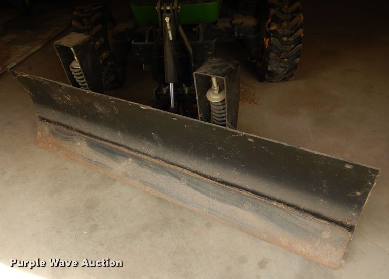 image for item FN9086 2001 John Deere 4200 HST tractor