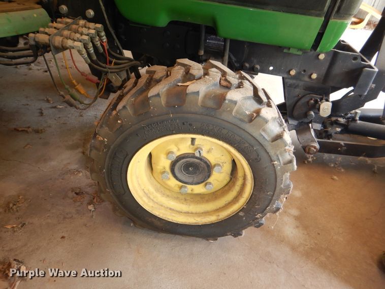 image for item FN9086 2001 John Deere 4200 HST tractor