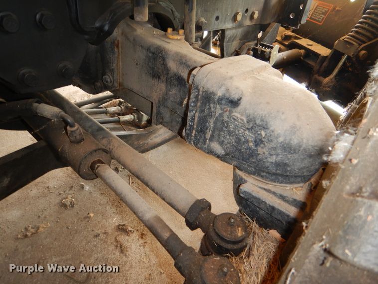 image for item FN9086 2001 John Deere 4200 HST tractor