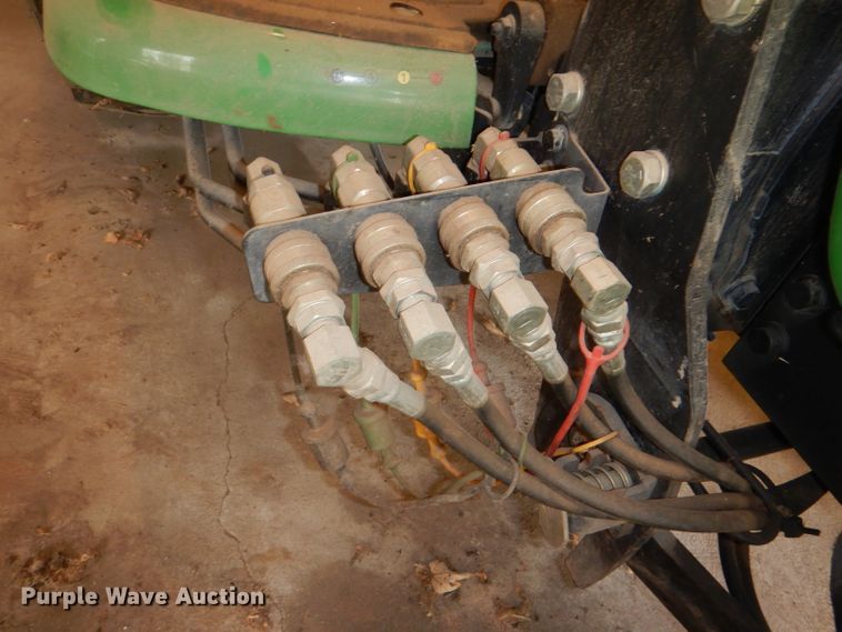 image for item FN9086 2001 John Deere 4200 HST tractor