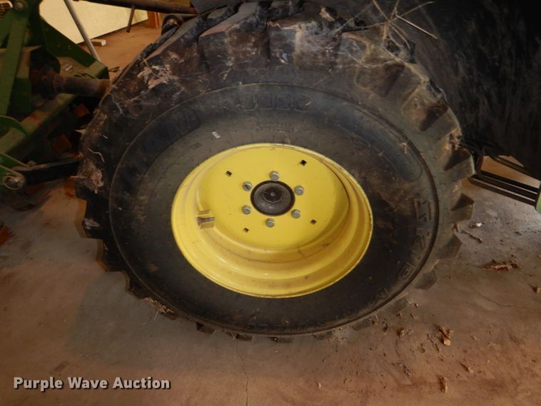 image for item FN9086 2001 John Deere 4200 HST tractor