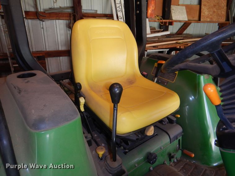 image for item FN9086 2001 John Deere 4200 HST tractor