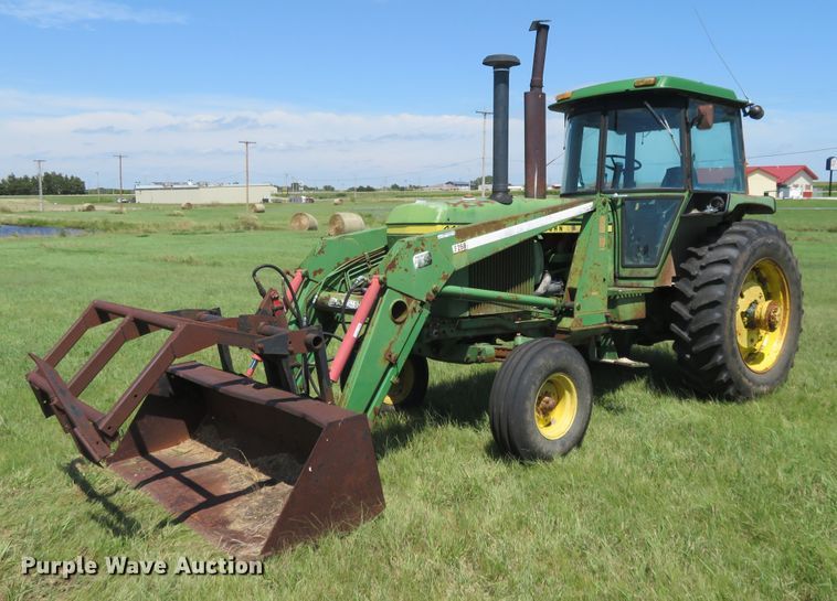 image for item FV9050 1976 John Deere 4430 tractor