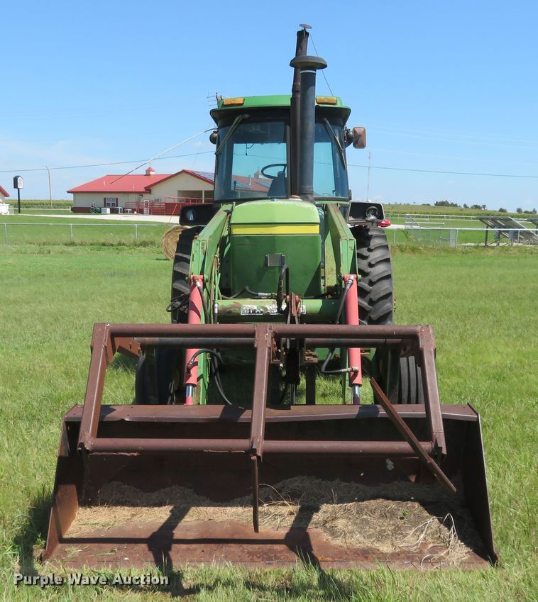 image for item FV9050 1976 John Deere 4430 tractor